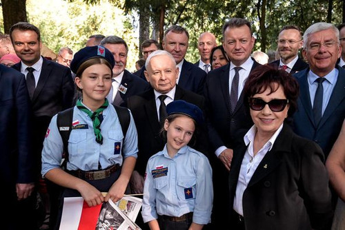 453408598 1057653539055043 7488288495103828154 n.jpg?stp=dst jpg p526x395& nc cat=108&ccb=1 7& nc si.jpg