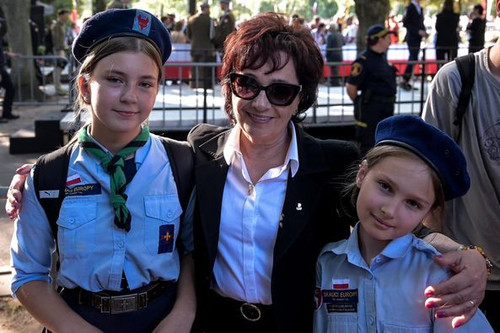 453743964 1057653495721714 8929458990916464078 n.jpg?stp=dst jpg p526x395& nc cat=107&ccb=1 7& nc si.jpg