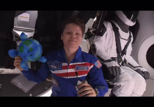 xHj28neDq7OiHK O.jpg