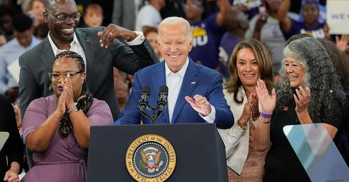 12754415609894945617?url=https%3A%2F%2Fimg.rtve.es%2Fimagenes%2Fbiden vuelve campana atrinchera cand.jpg