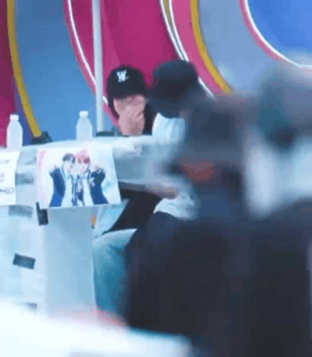 A72BEF32 E8CE 473B 9824 9FFB844EC086.gif