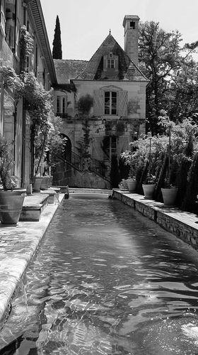 louispietsch 36677 french pool design ar 916 03aaa7de 6c0b 48e6 88b4 3d020f8357ca 0 ergebnis.png