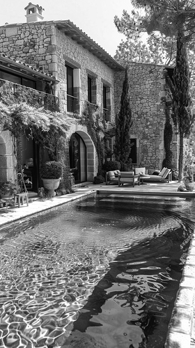 louispietsch 36677 french pool design ar 916 5efabde8 fb5c 4768 b168 294f1b9e0cb7 3 ergebnis.png