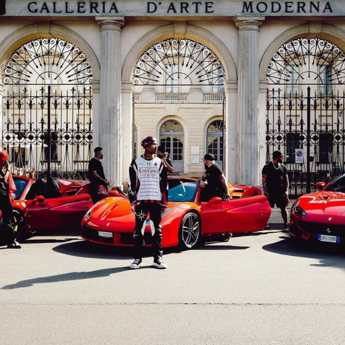 photo 5812185637892244893 y.jpg