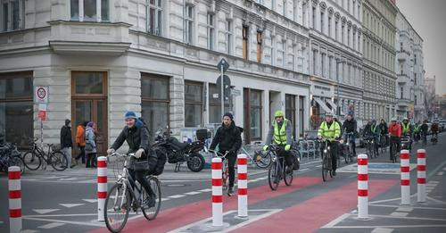 12870350717205521262?url=https%3A%2F%2Fberliner zeitung.imgix.net%2F2024%2F04%2F08%2Fab9aabd9 d81f 4.jpg