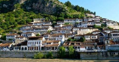 4187870009318843365?url=https%3A%2F%2Fshqiptarja.com%2Fuploads%2F539x308%2F1557746837 berati.jpg&fb .jpg