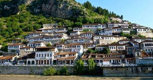 3249688077939564720?url=https%3A%2F%2Fshqiptarja.com%2Fuploads%2F780x440%2F1557746837 berati.jpg&fb .jpg