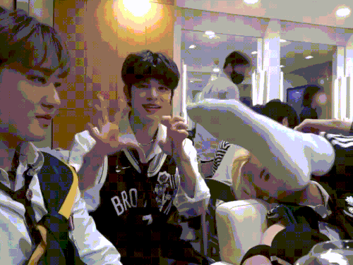 7b96b1646ba1784433a9d81f39ee0bcc.gif