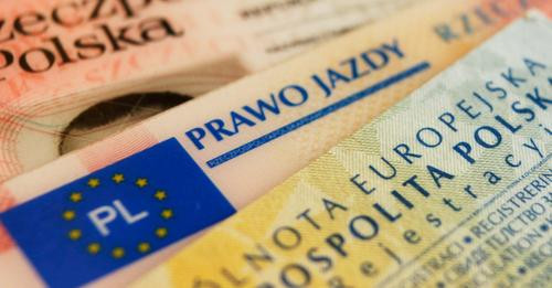 10718286175312461761?url=https%3A%2F%2Ftvn24.pl%2Fnajnowsze%2Fcdn zdjecie 13cyq8 stracil prawo jazdy.jpg