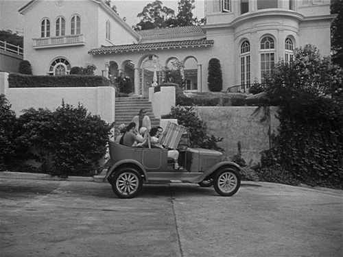 cap Sorority.Girl.1957.1080p.WEB DL.DD+2.0.H.264 SbR 00 07 23 04.png