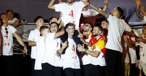 812627387264204585?url=https%3A%2F%2Fwww.elplural.com%2Fuploads%2Fs1%2F17%2F99%2F70%2F2%2Fla selecci.jpg