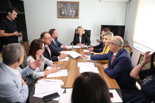 451589541 930054619134648 5314177804886388819 n.jpg?stp=dst jpg p526x395& nc cat=110&ccb=1 7& nc sid.jpg