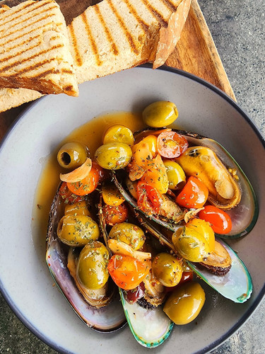 New zealand Mussels inWhite wine.jpg