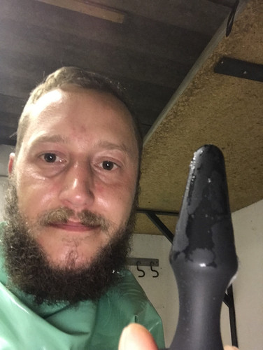 Benjamin Fiegl Latex mit analplug.jpg