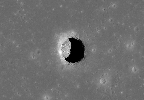 scoperta del primo tunnel nel sottosuolo lunare.jpg