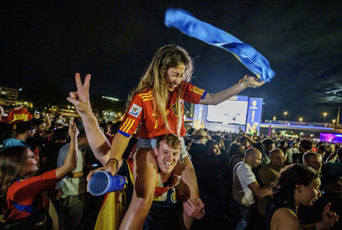 em finale fanzone 106~ t 1721022991091 v.jpg