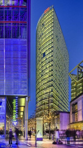 2083. Posdamerplatz, Sony result.jpg