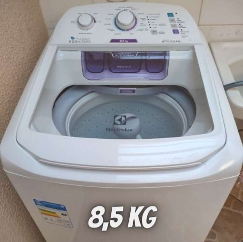 Máquina de Lavar Electrolux 8,5kg Branca Turbo Economia com Jet&Clean e Filtro Fiapos (LAC09) 110v