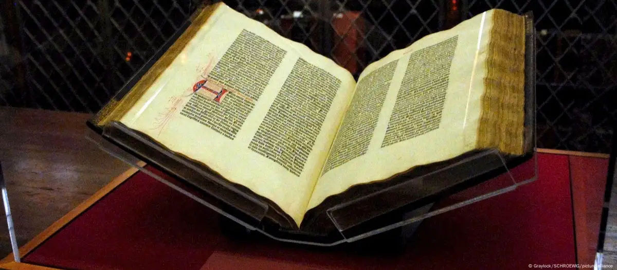 Paraguay espone una delle 7 Repliche della Bibbia di Gutenberg