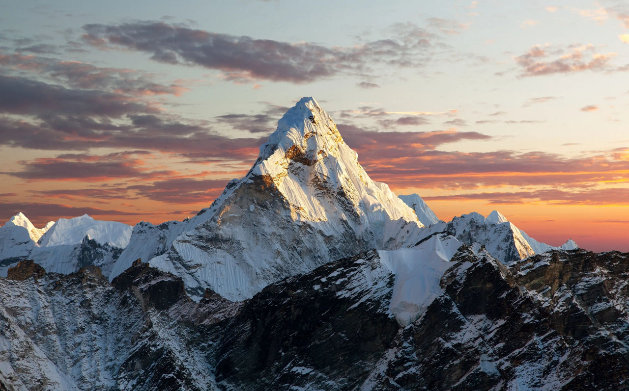 La montagna più alta del mondo è diventata ancora più alta