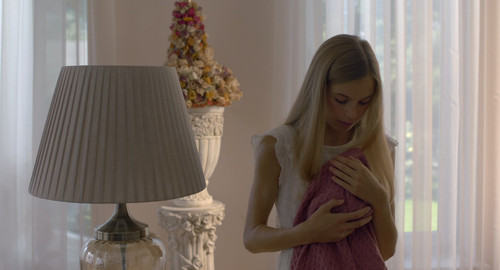 Hatching.2022.1080p.BluRay.x265.10bit.DTS WiKi.mkv 20240630 211841.060.jpg