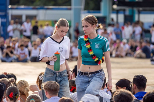 frumusetile de la euro 2024 imagini spectaculoase cu fanele care au facut senzatie in tribune 2.jpg