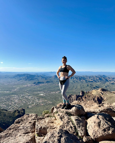 leginS JIUJitsu717@katiehooven withAview in the Superstiton Wilderness