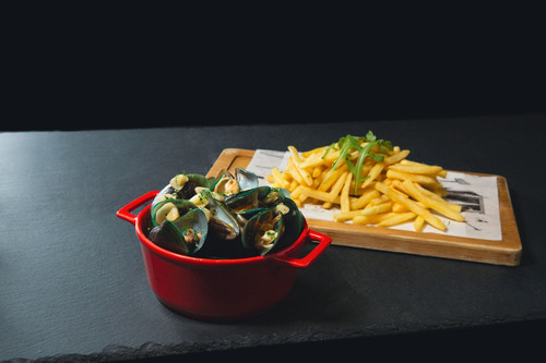 Garlic Butter Mussels.jpg