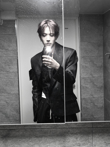 weverse 20240701103613 658220982.jpg