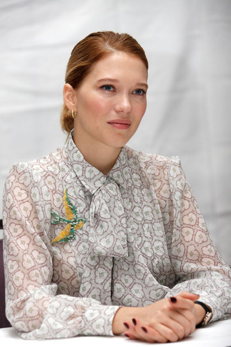 lea seydoux spectre press conference in london 1.jpg