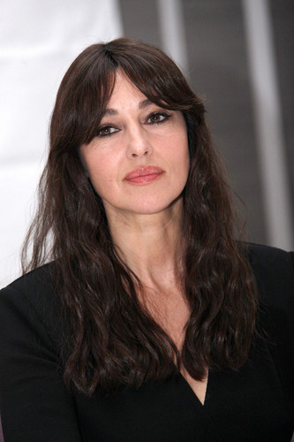 monica bellucci spectre press conference in mexico city 3.jpg