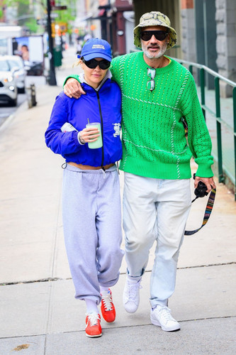 rita ora and taika waititi s vibrant display of love in nyc 05 02 2024 8.jpg