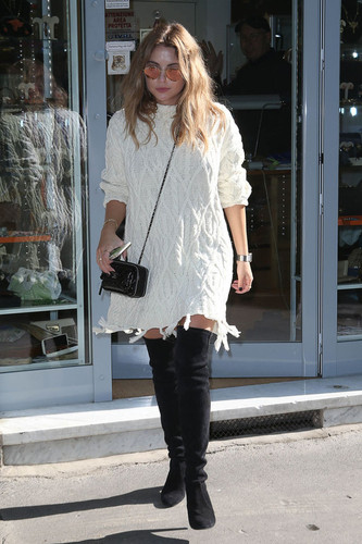ashley benson shopping in milan october 2015 3.jpg