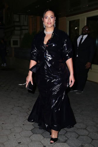 ashley graham leaves the kings trust event in new york 05 02 2024 6.jpg