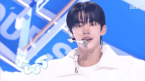 E20E3CBC 8C44 40A7 8C93 F1D479440594.gif