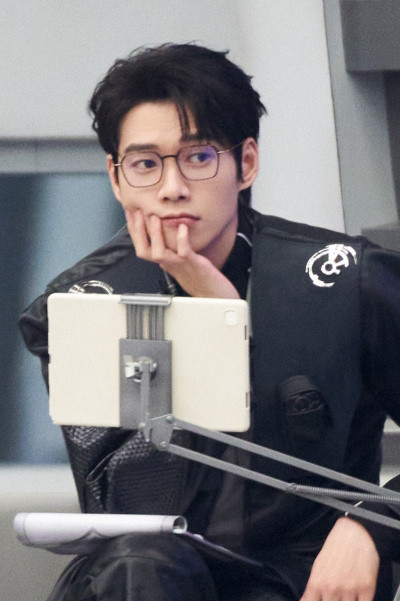 0079zyXFgy1hr8hfggwajj30b40gpwgo.jpg