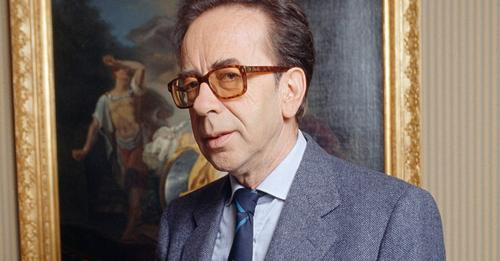 9471055224543773898?url=https%3A%2F%2Falbeu.com%2Fwp content%2Fuploads%2F2024%2F07%2Fkolosi kadare.j.jpg