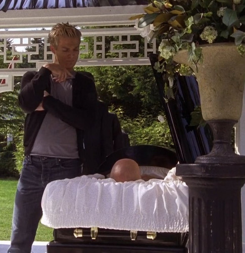 Psych S02E15 Black and Tan A Crime of Fashion.mkv snapshot 20.55 [2024.06.20 10.05.15].jpg