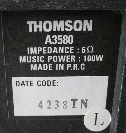 Reproduktory THOMSON A3580 štítek (levý reproduktor).jpg