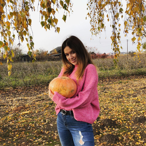 Natalia Sisik Photos.jpg