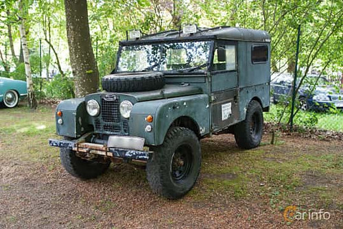 land rover series station wagon 3 door front side billesholms veteranbilstraff maj 2015 1 97020.jpg