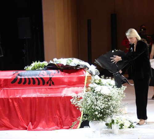 449694007 1014722333345043 2863883456889585606 n.jpg?stp=dst jpg p180x540& nc cat=107&ccb=1 7& nc si.jpg