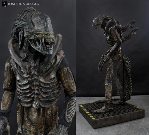 aliens costume statue 6.jpg