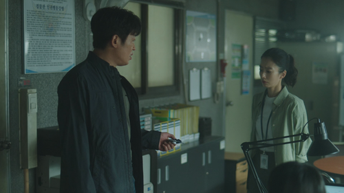 Crash.S01E02.1080p.DSNP.WEBRip.AAC2.0.x265 ExCaLiBuR.mkv 20240702 201846.638.png