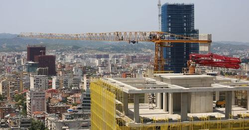 13599978781841048939?url=https%3A%2F%2Fgsh.top media.al%2Fmedia10%2Fpallate te reja ndertime ne tira.jpg