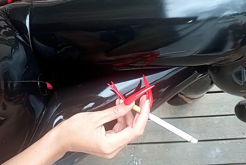 Zur prostitution gezwungene gummihure Anna Rosenmüller Latex Smoking.jpg