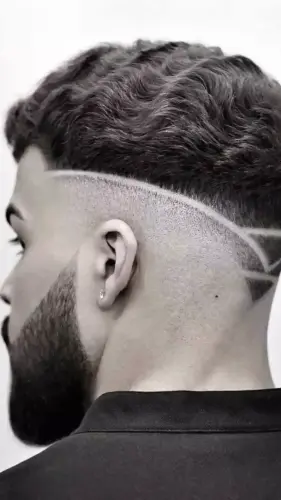 230. Short Haircuts ergebnis.webp