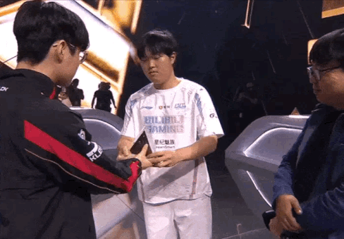 829483dd9150874fd3e96f7f5bab25ef.gif