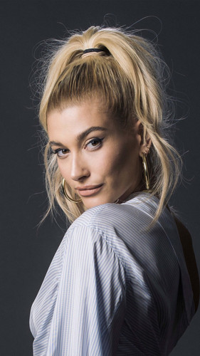 Model Hailey Baldwin 2020 4K Ultra HD Mobile Wallpaper 950x1689