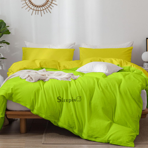 Yellow parrot (1).jpg